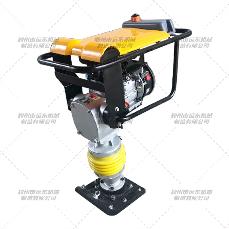 95型带盖大油壶款冲击夯(图1) 95型带盖大油壶款冲击夯(图1)